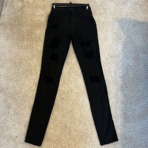 Fashion Nova Black ripped skinny jeans